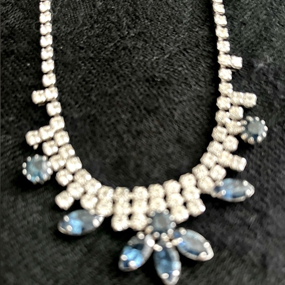 1980’s costume ‘diamond & sapphire’ necklace/earring set - Picture 2 of 8